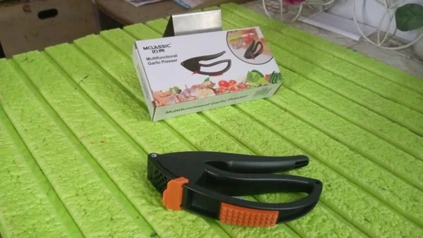 Garlic Press – Multifunctional Easy-Squeeze Tool | ToolMate Pro